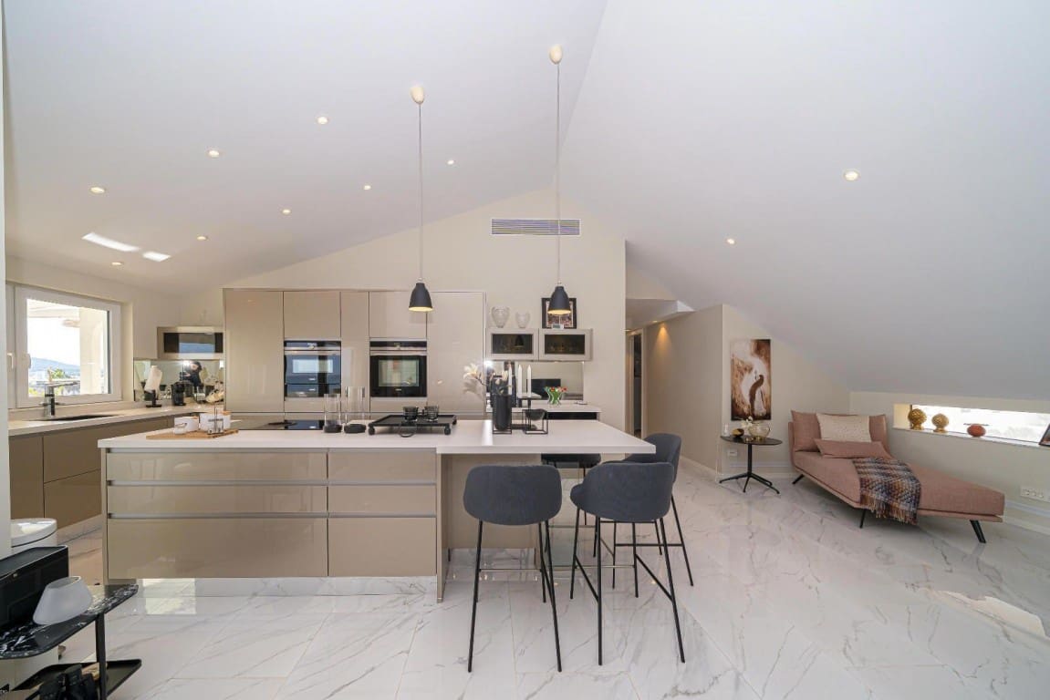 2 bedroom Apartment for sale in Altea with pool - € 1,495,000 (Ref: 9826812)