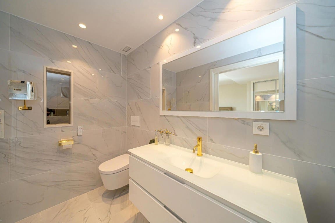 2 bedroom Apartment for sale in Altea with pool - € 1,495,000 (Ref: 9826812)