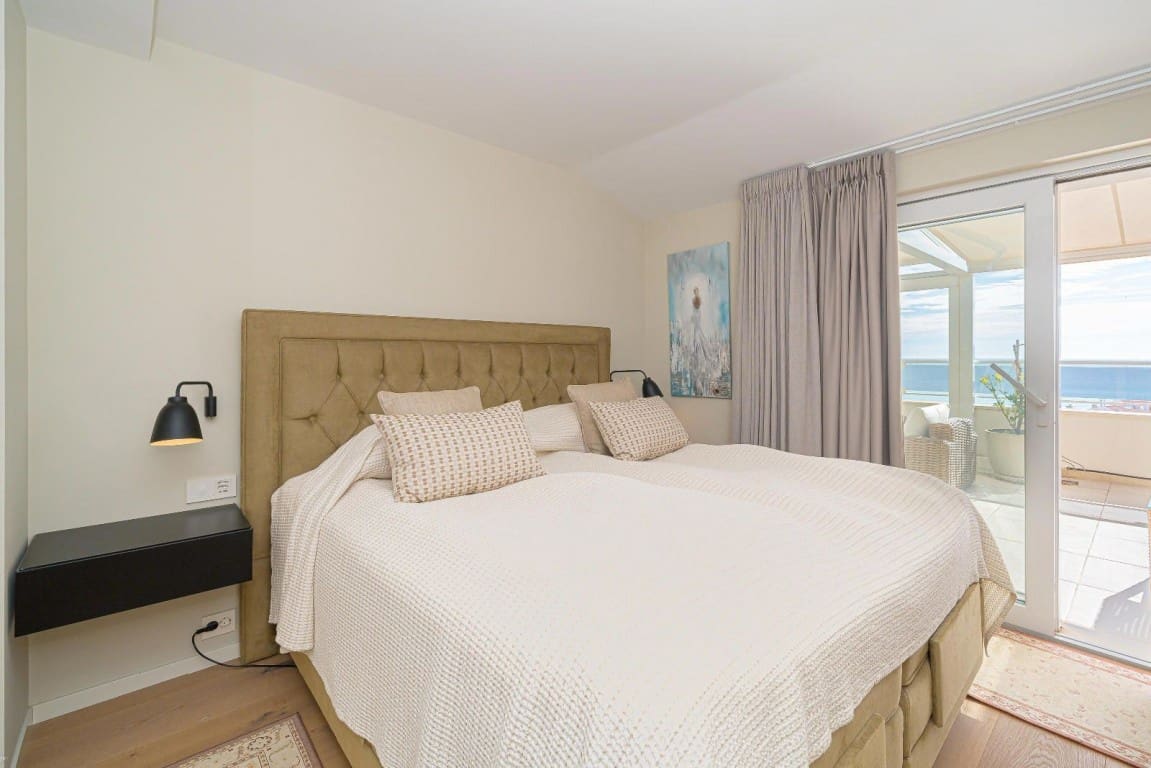 2 bedroom Apartment for sale in Altea with pool - € 1,495,000 (Ref: 9826812)