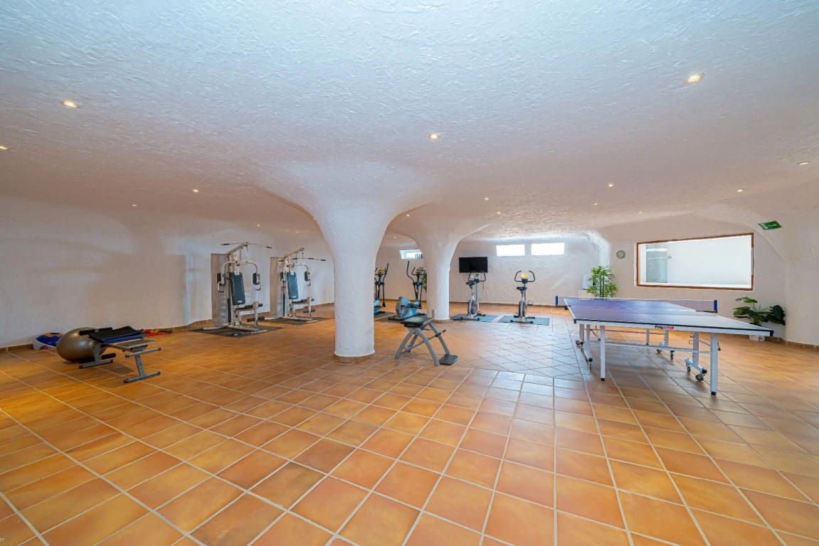2 bedroom Apartment for sale in Altea with pool - € 1,495,000 (Ref: 9826812)