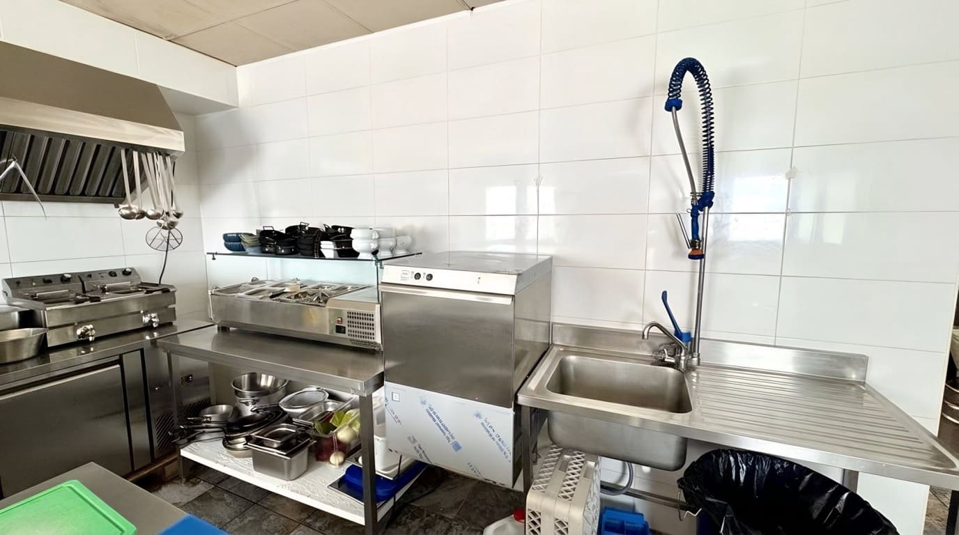 Local Commercial à vendre à Alfaz del Pi / L'Alfas del Pi - 139 000 € (Ref: 9861219)
