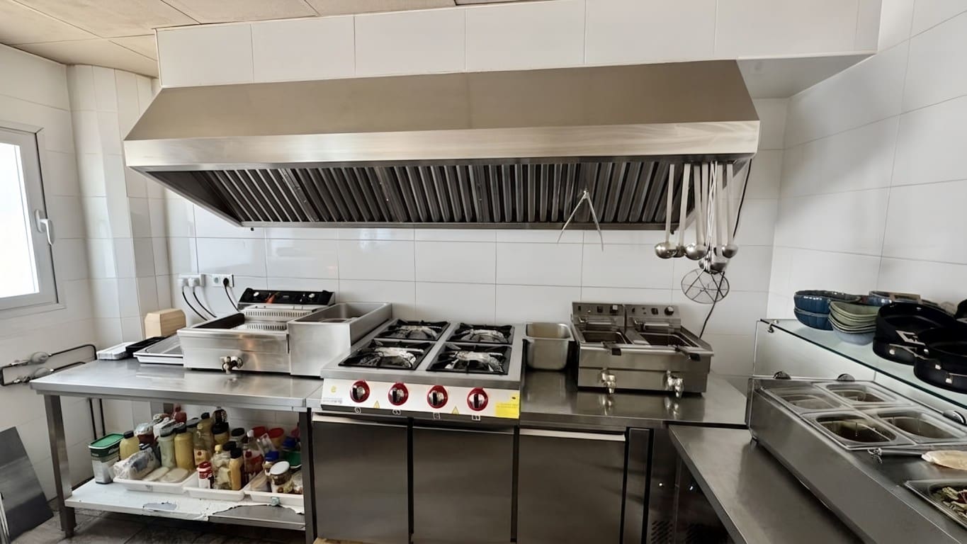 Local Commercial à vendre à Alfaz del Pi / L'Alfas del Pi - 139 000 € (Ref: 9861219)