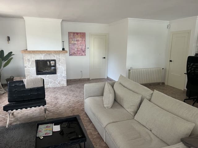 Chalet de 3 habitaciones en Finestrat Pueblo, Finestrat en venta con piscina - 669.000 € (Ref: 9879804)
