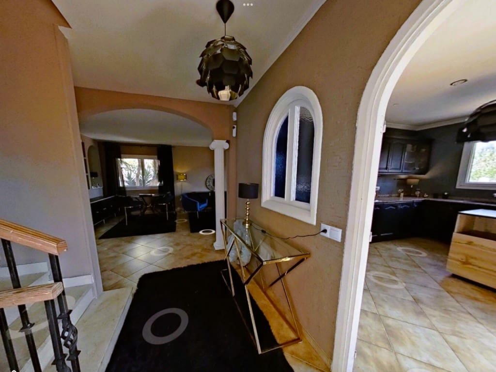 9 makuuhuone Rivitalo myytävänä paikassa La Nucia - 470 000 € (Ref: 9890700)