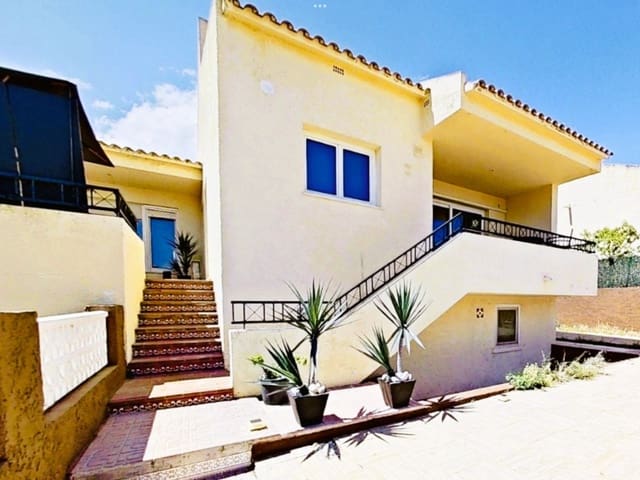 9 soverom Rekkehus til salgs i La Nucia Pueblo  , La Nucia - € 470 000 (Ref: 9890700)