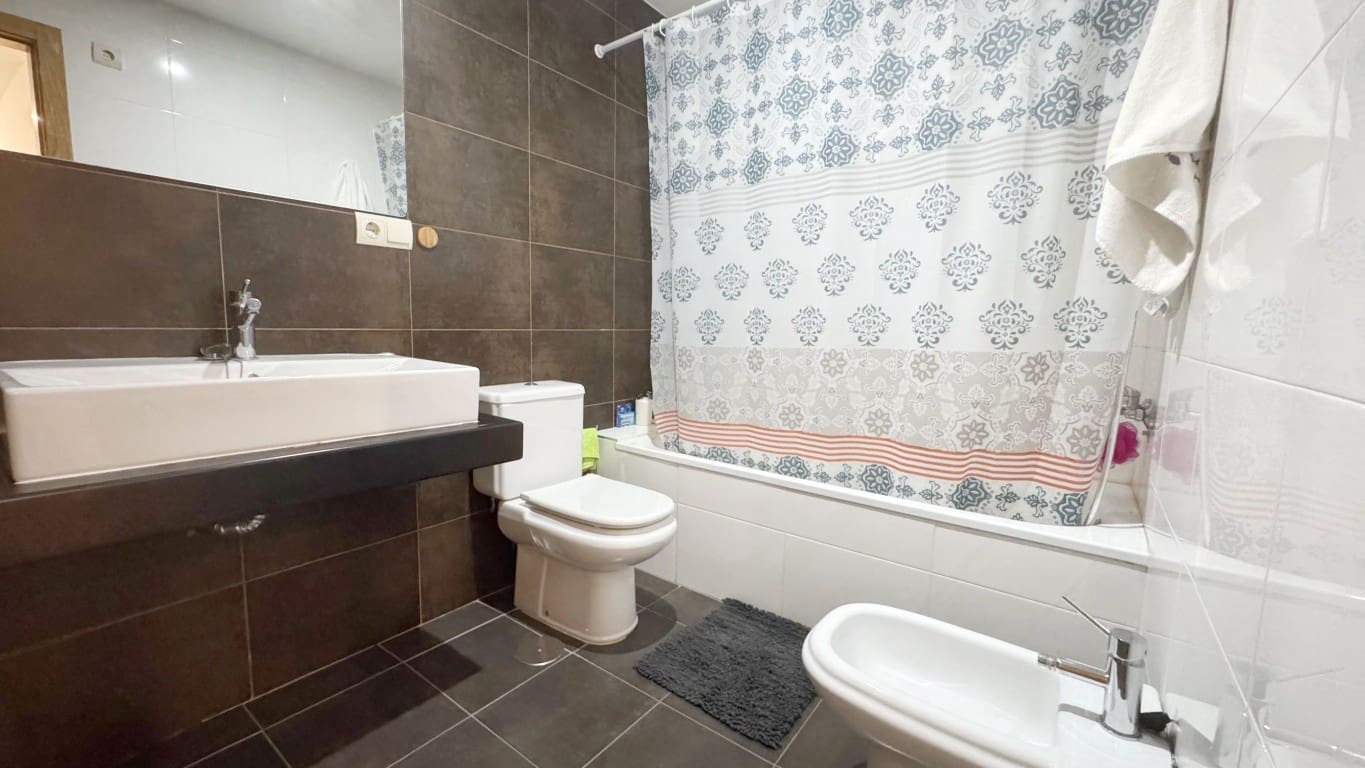 2 quarto Apartamento para venda em Benidorm - 299 000 € (Ref: 9912414)