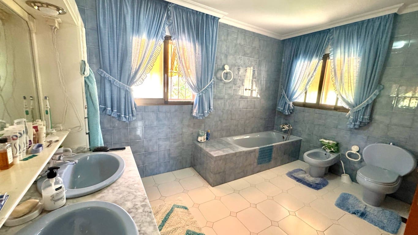 4 quarto Moradia para venda em Albir com piscina - 1 500 000 € (Ref: 9995446)