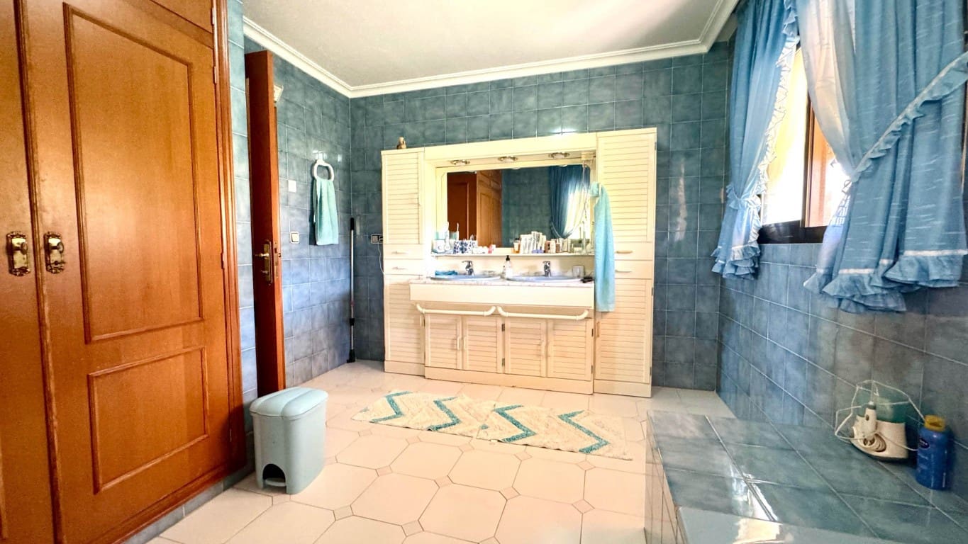 4 quarto Moradia para venda em Albir com piscina - 1 500 000 € (Ref: 9995446)