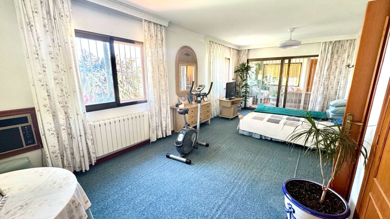 4 quarto Moradia para venda em Albir com piscina - 1 500 000 € (Ref: 9995446)