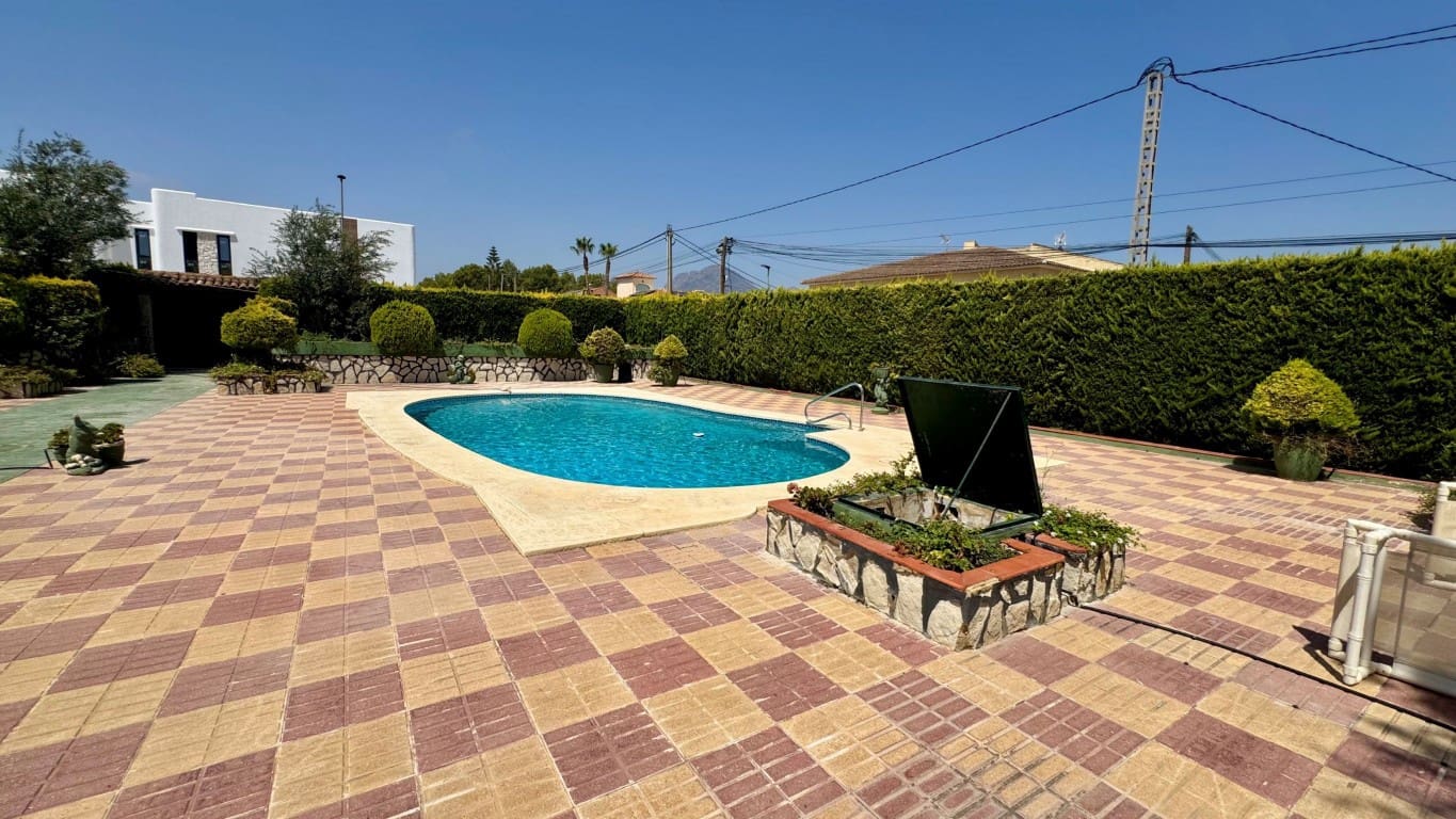 4 quarto Moradia para venda em Albir com piscina - 1 500 000 € (Ref: 9995446)