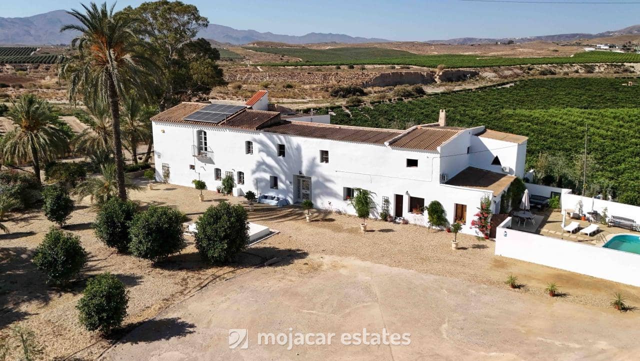 7 soverom Finca/Herregård til salgs i Vera med svømmebasseng garasje - € 699 900 (Ref: 10040164)