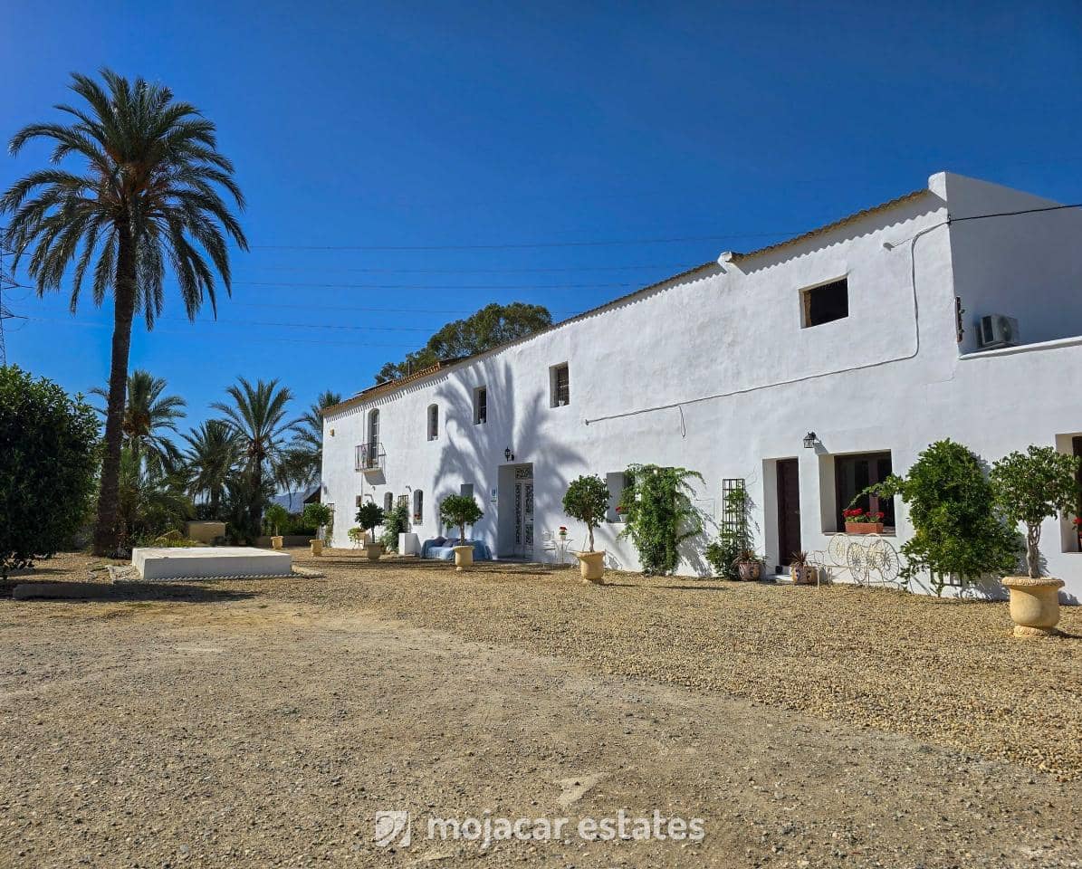 7 soverom Finca/Herregård til salgs i Vera med svømmebasseng garasje - € 699 900 (Ref: 10040164)
