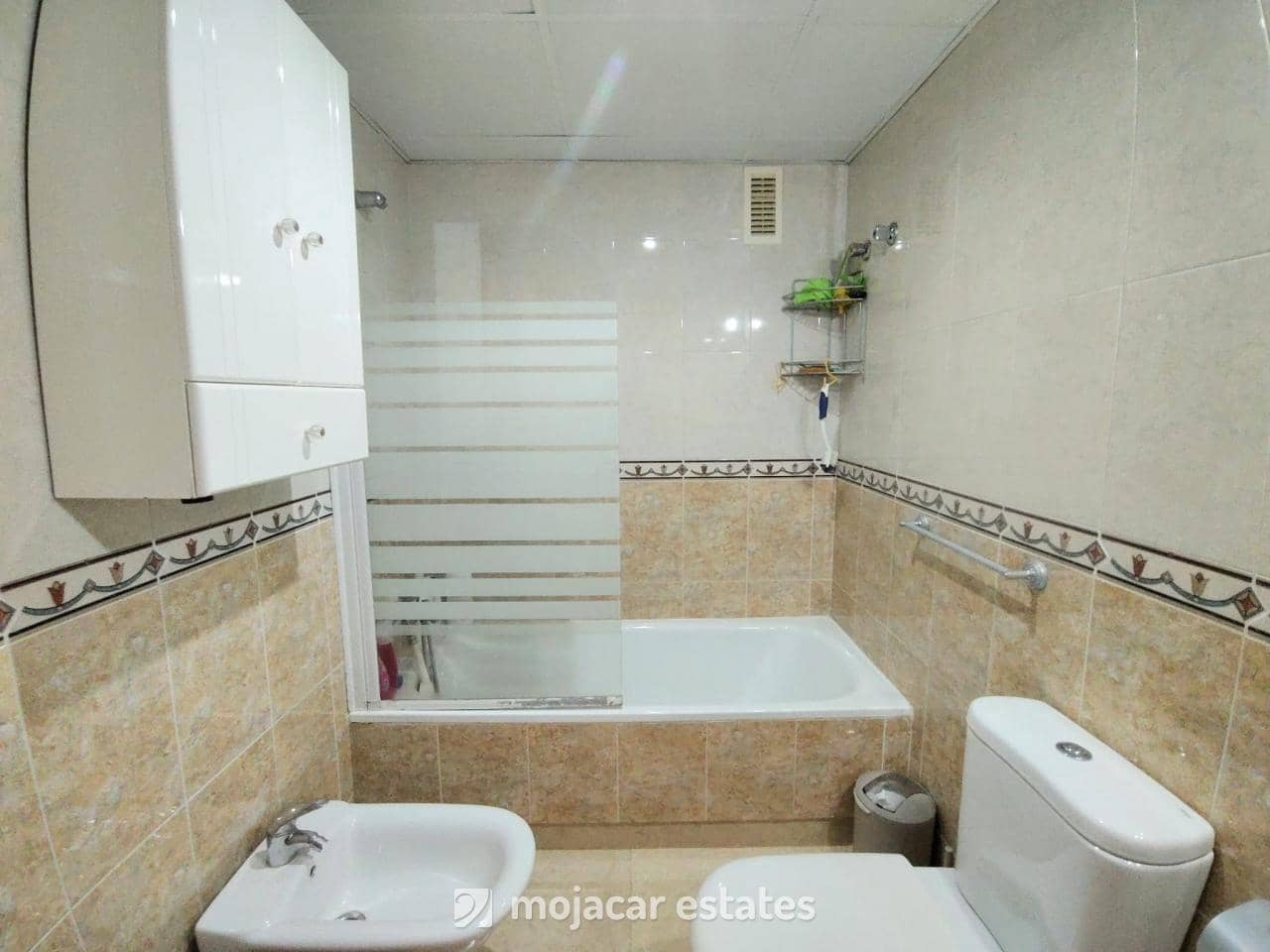 3 sypialnia Apartament na sprzedaż w Garrucha z basenem garażem - 169 900 € (Ref: 10065701)