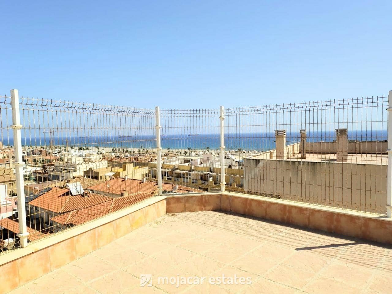 3 sypialnia Apartament na sprzedaż w Garrucha z basenem garażem - 169 900 € (Ref: 10065701)