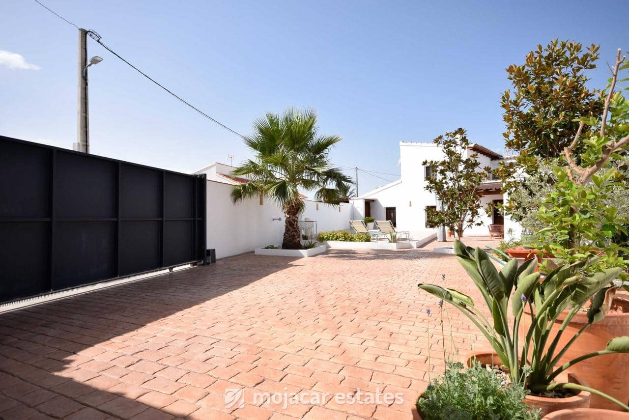 Finca/Casa Rural de 3 habitaciones en Albox en venta con piscina - 374.995 € (Ref: 10085268)