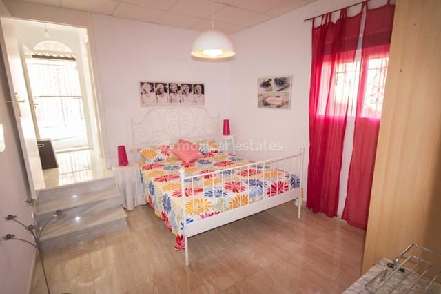 6 soveværelse Villa til salg i La Muleria, Cuevas del Almanzora med swimmingpool - € 238.500 (Ref: 4952644)