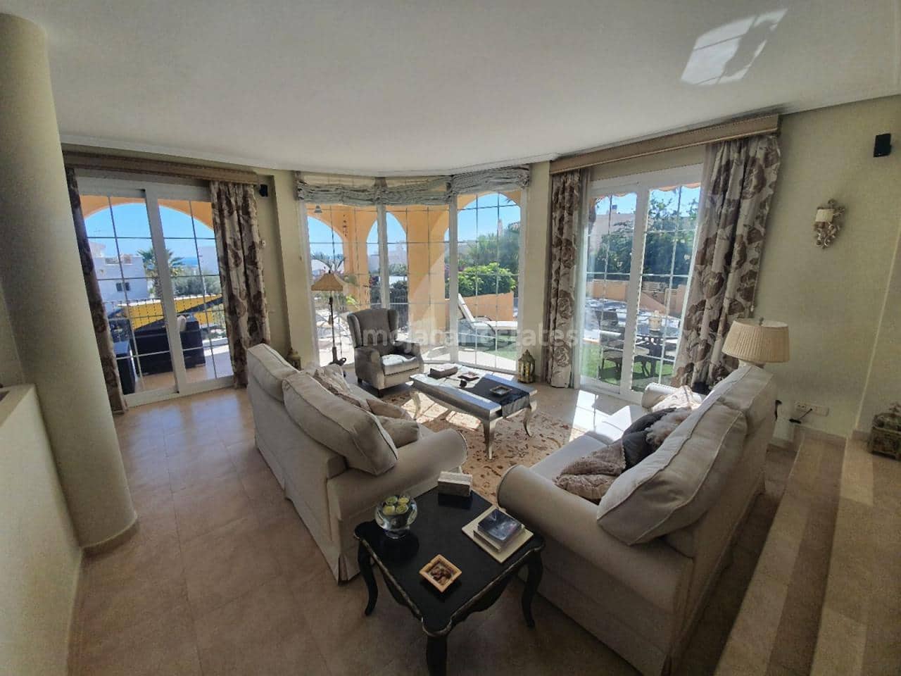 7 Zimmer Villa zu verkaufen in Mojacar mit Pool Garage - 820.000 € (Ref: 5745145)