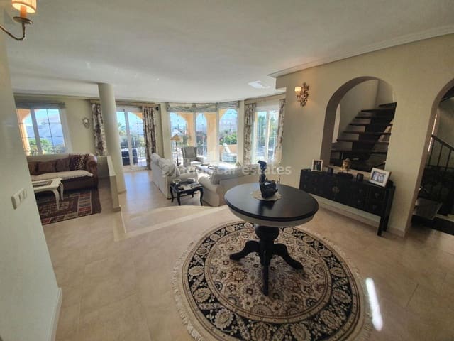 7 Zimmer Villa zu verkaufen in Mojácar mit Pool Garage - 820.000 € (Ref: 5745145)
