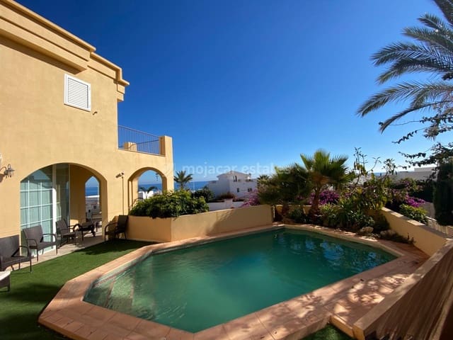 7 Zimmer Villa zu verkaufen in Mojácar mit Pool Garage - 820.000 € (Ref: 5745145)