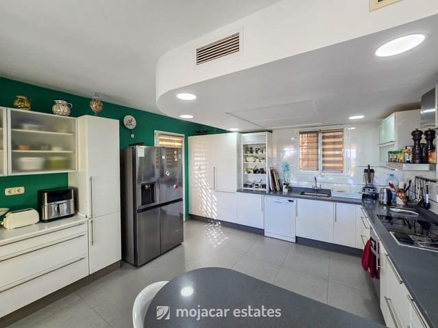 Chalet de 7 habitaciones en Mojácar en venta con piscina garaje - 820.000 € (Ref: 5745145)
