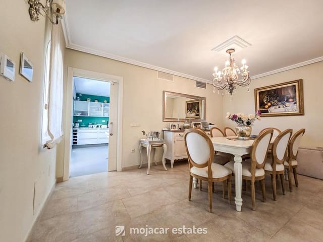 Chalet de 7 habitaciones en Mojácar en venta con piscina garaje - 820.000 € (Ref: 5745145)