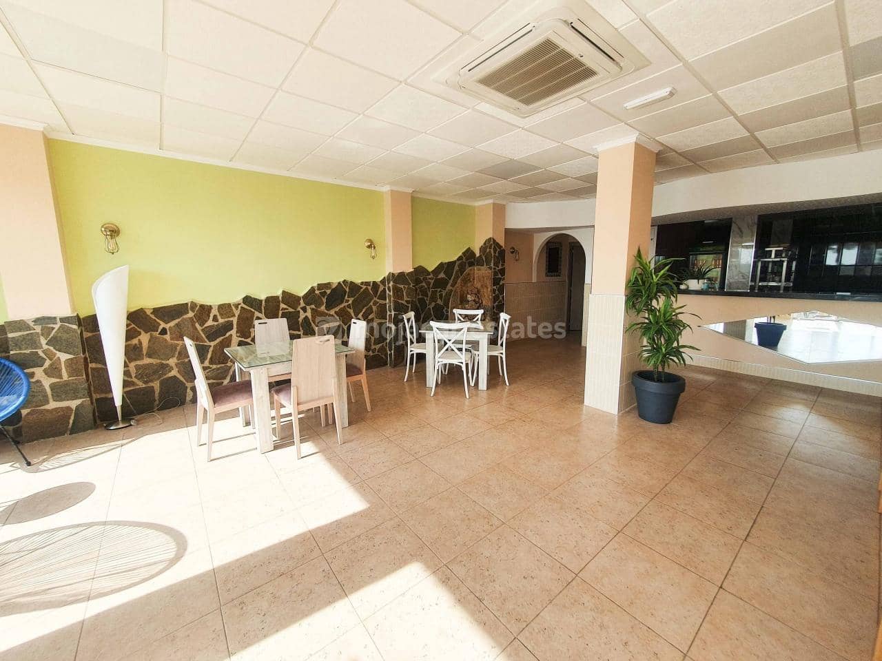 Erhverv til salg i Mojacar - € 220.000 (Ref: 6348786)