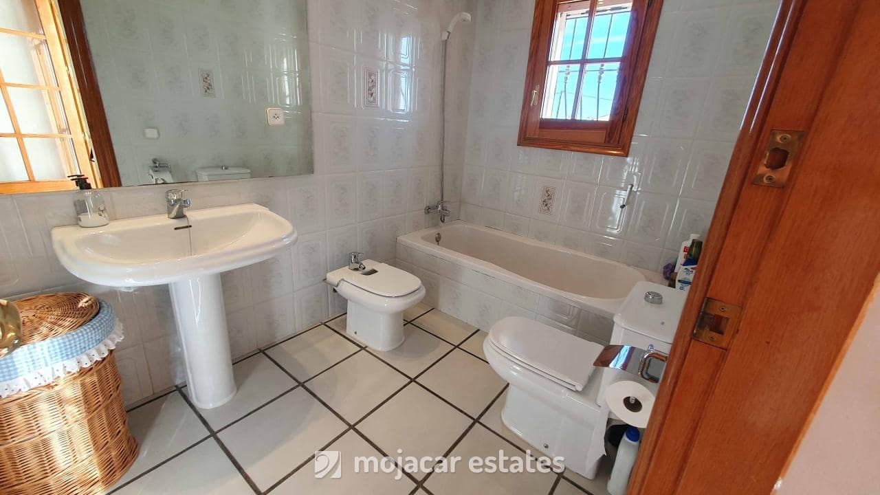 4 slaapkamer Villa te koop in Mojacar - € 320.000 (Ref: 7267026)