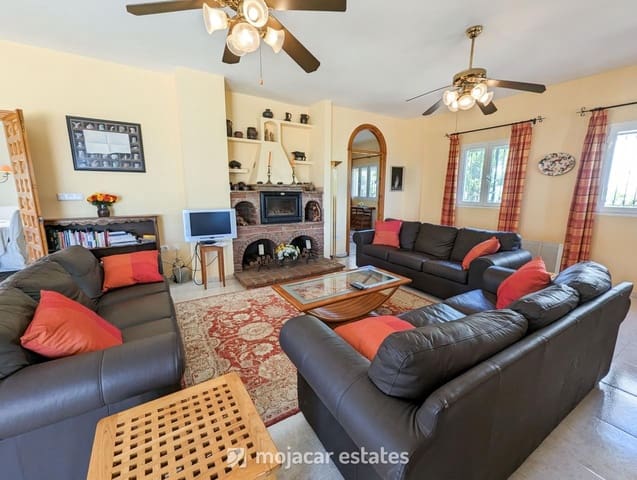 4 bedroom Villa for sale in Mojácar with pool - € 725,000 (Ref: 7754064)