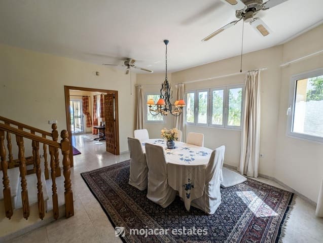 4 bedroom Villa for sale in Mojácar with pool - € 725,000 (Ref: 7754064)