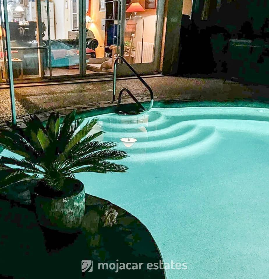 Chalet de 3 habitaciones en Vera en venta con piscina garaje - 690.000 € (Ref: 8222104)