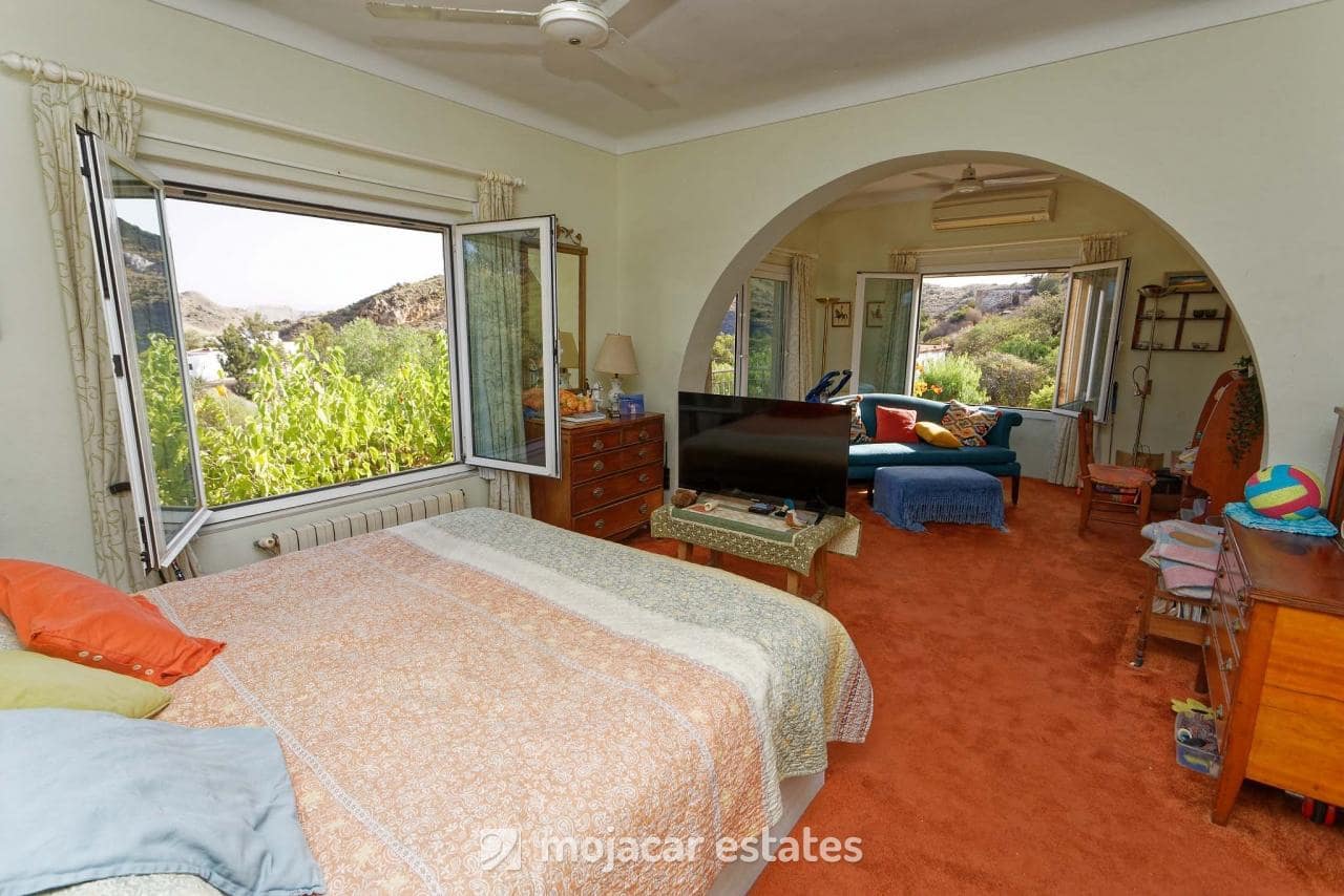 Chalet de 3 habitaciones en Mojácar en venta con piscina garaje - 690.000 € (Ref: 8222104)