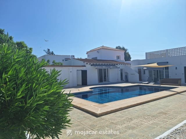 3 soveværelse Villa til salg i Las Cunas, Cuevas del Almanzora med swimmingpool - € 495.000 (Ref: 9151552)