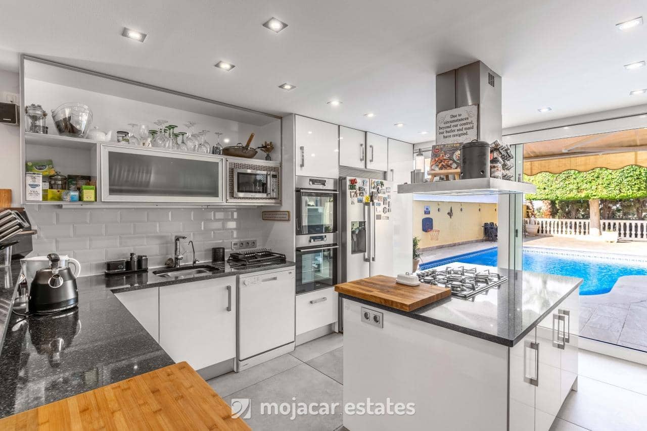 5 soverom Villa til salgs i Garrucha med svømmebasseng - € 1 150 000 (Ref: 9386983)