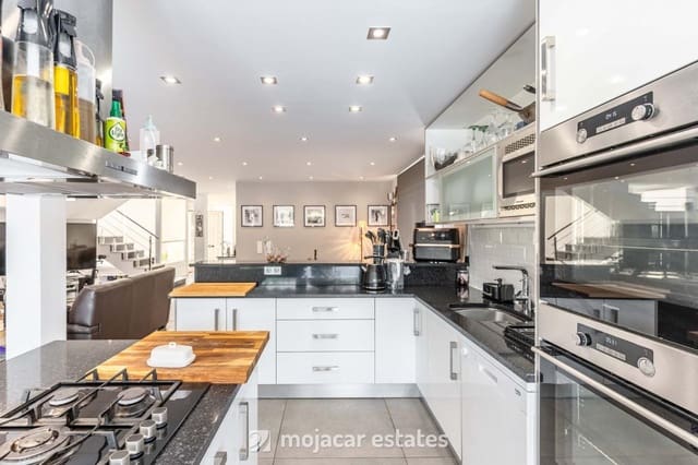 5 soveværelse Villa til salg i Garrucha med swimmingpool - € 1.150.000 (Ref: 9386983)