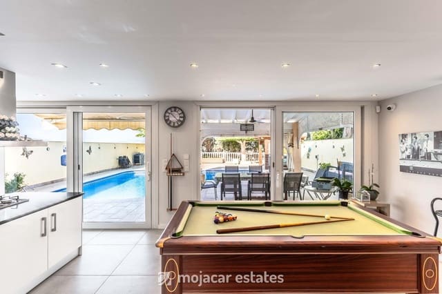 5 soveværelse Villa til salg i Garrucha med swimmingpool - € 1.150.000 (Ref: 9386983)