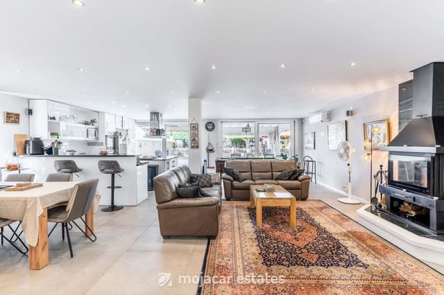 5 soveværelse Villa til salg i Garrucha med swimmingpool - € 1.150.000 (Ref: 9386983)