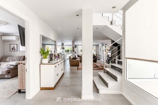 5 soveværelse Villa til salg i Garrucha med swimmingpool - € 1.150.000 (Ref: 9386983)