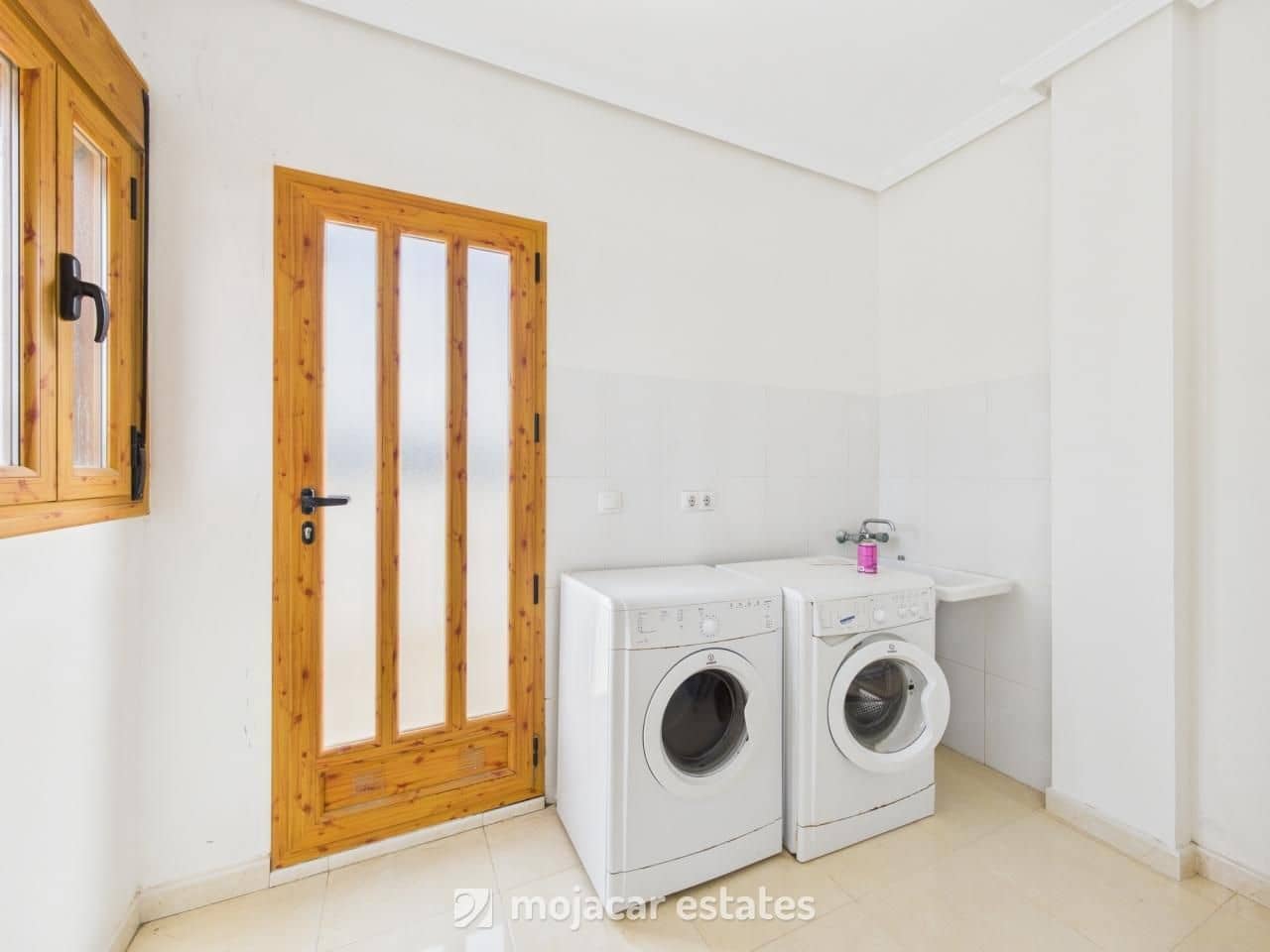 3 makuuhuone Omakotitalo myytävänä paikassa Zurgena - 165 000 € (Ref: 9451593)