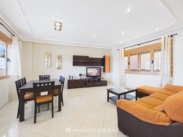 3 makuuhuone Omakotitalo myytävänä paikassa Zurgena - 165 000 € (Ref: 9451593)