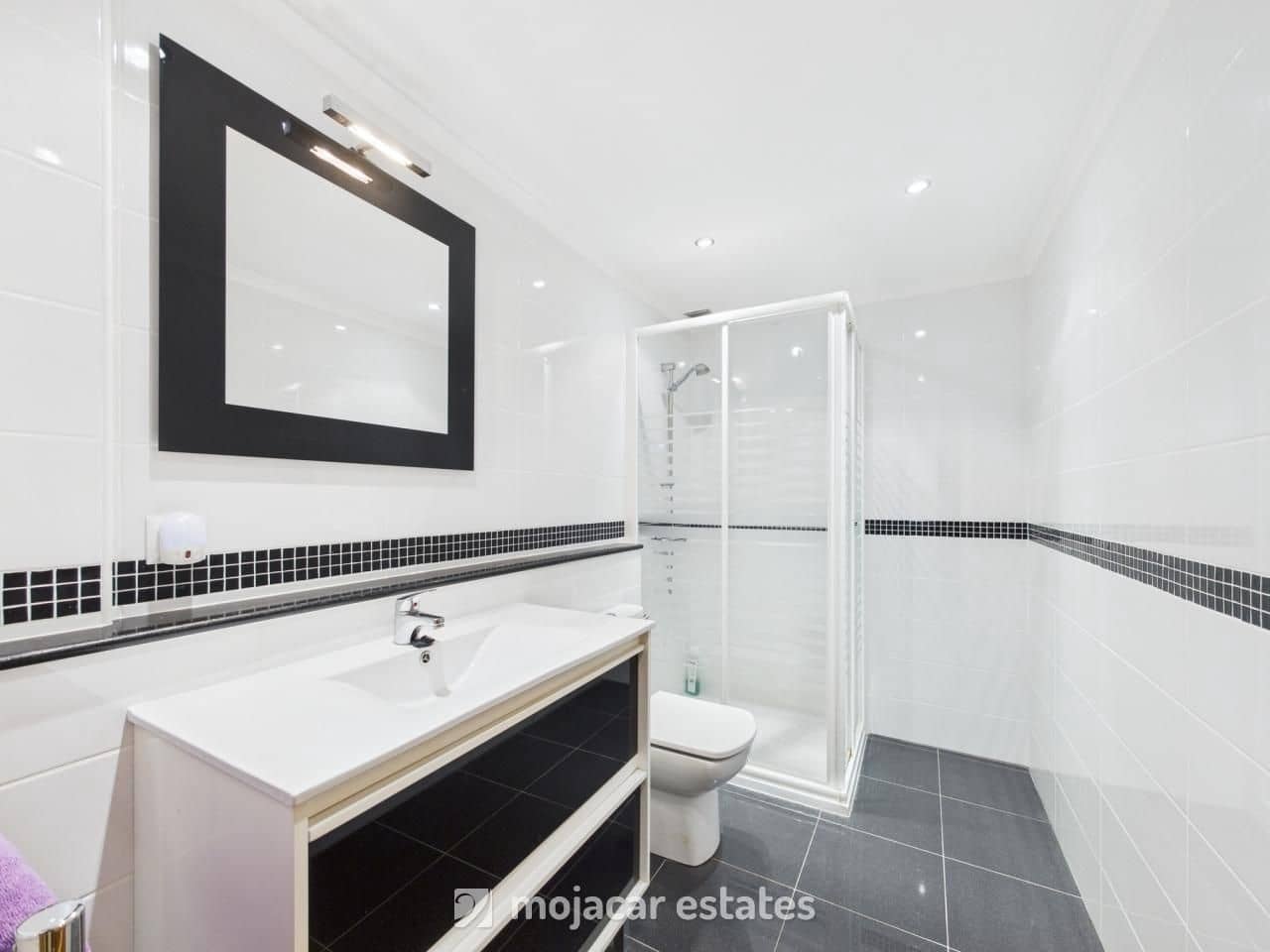 2 soveværelse Lejlighed til salg i Mojacar med swimmingpool - € 209.000 (Ref: 9523700)