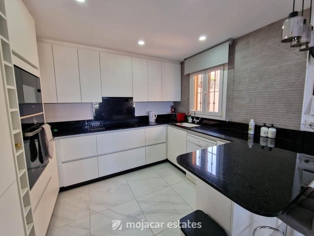 4 soveværelse Villa til salg i Mojácar med swimmingpool - € 499.000 (Ref: 9570284)