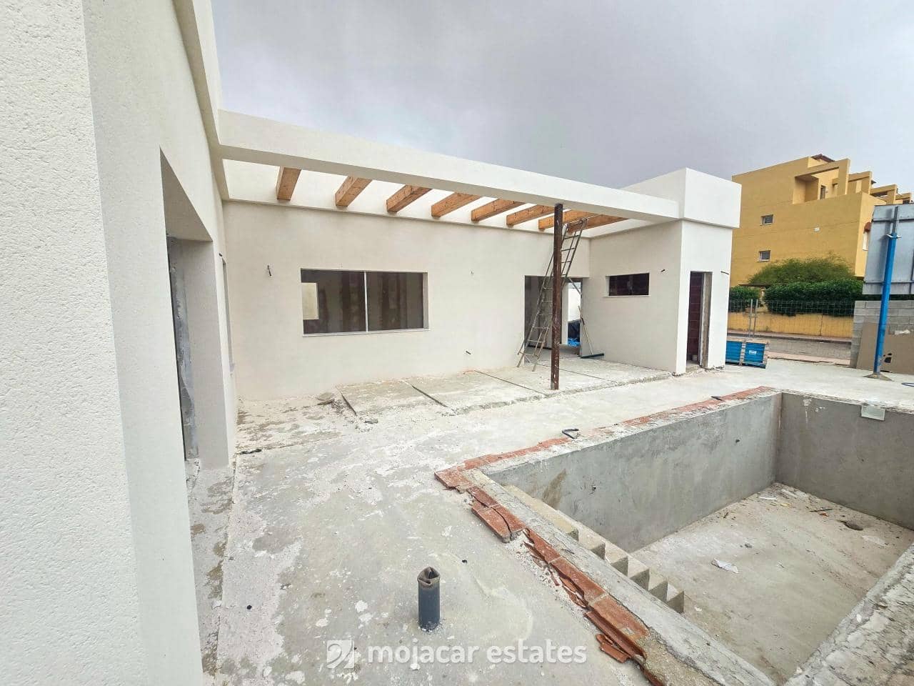 Chalet de 3 habitaciones en Los Gallardos en venta con piscina - 358.500 € (Ref: 9658092)
