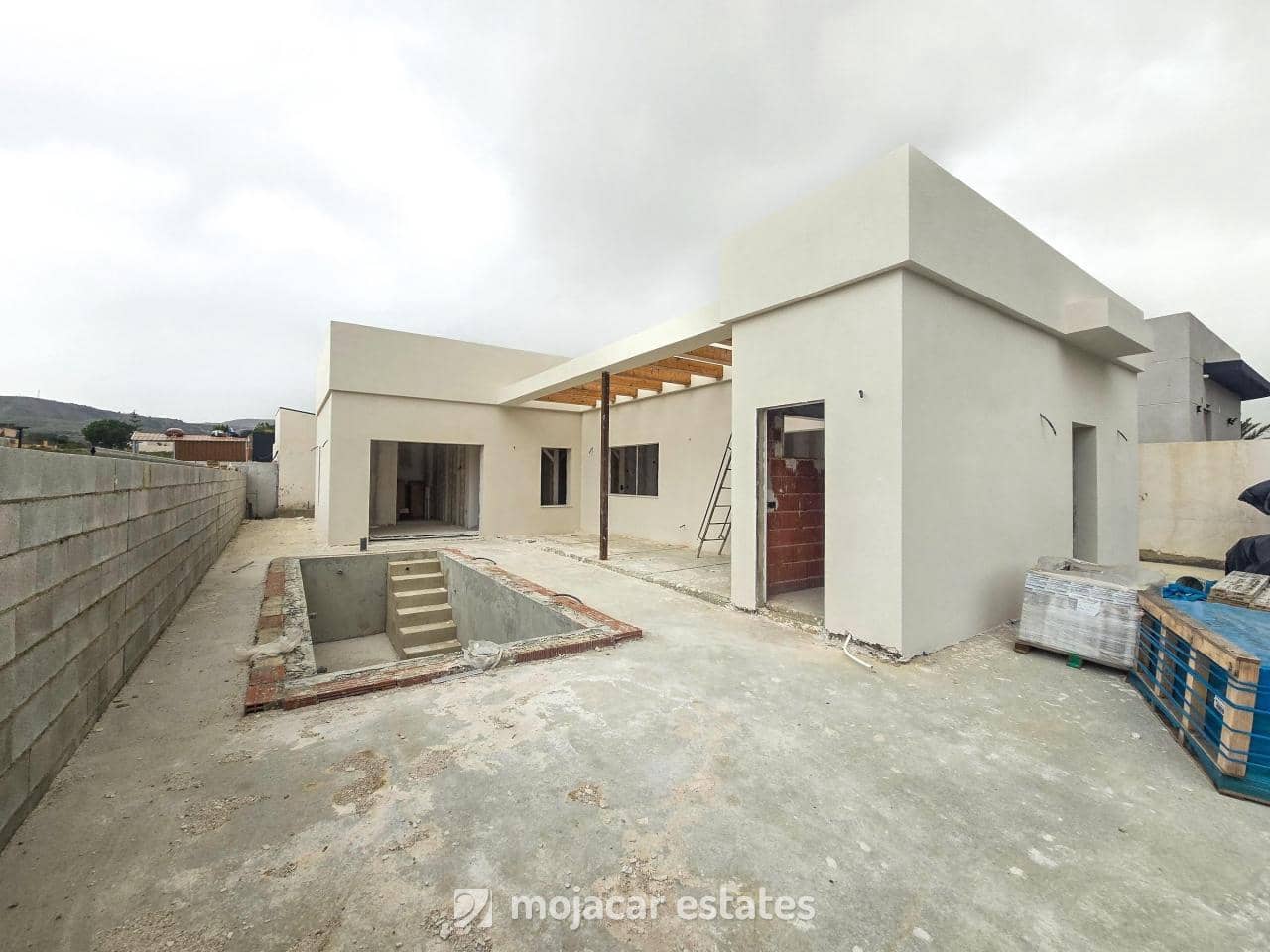 Chalet de 3 habitaciones en Los Gallardos en venta con piscina - 358.500 € (Ref: 9658092)