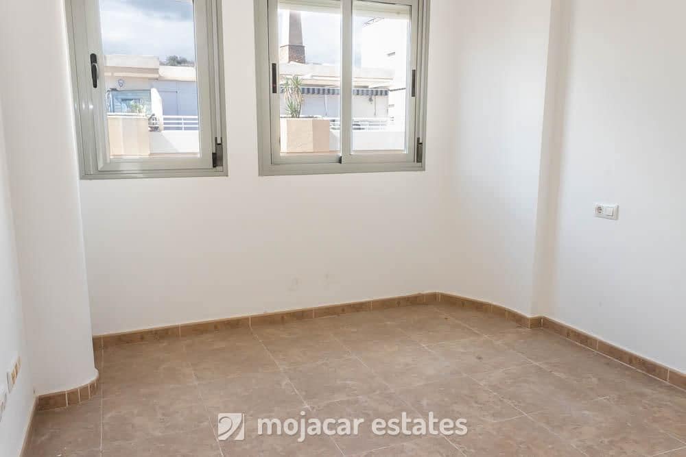 2 quarto Penthouse para venda em Garrucha - 145 000 € (Ref: 9720946)