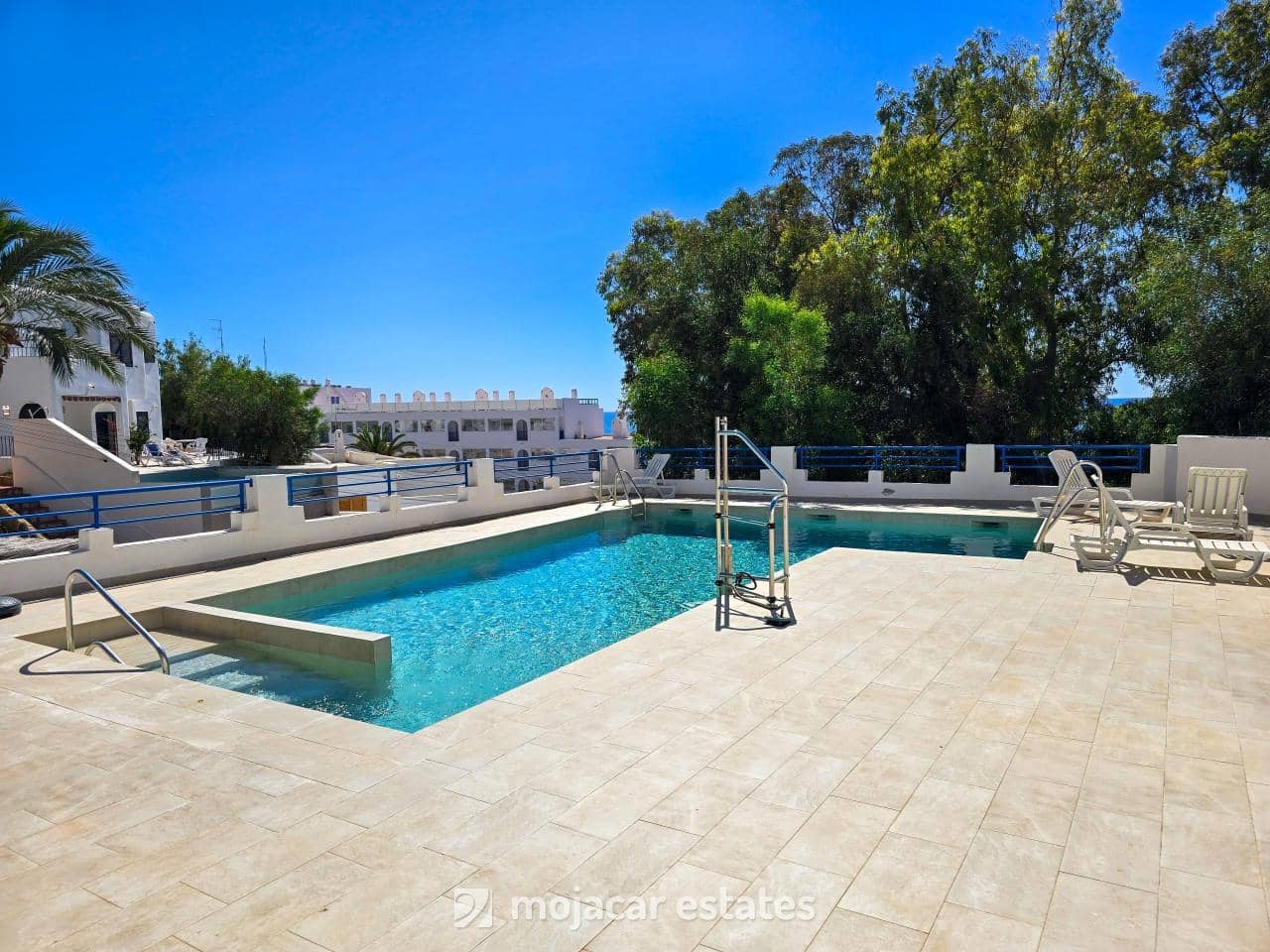 2 soveværelse Lejlighed til salg i Mojacar med swimmingpool - € 269.000 (Ref: 9863747)