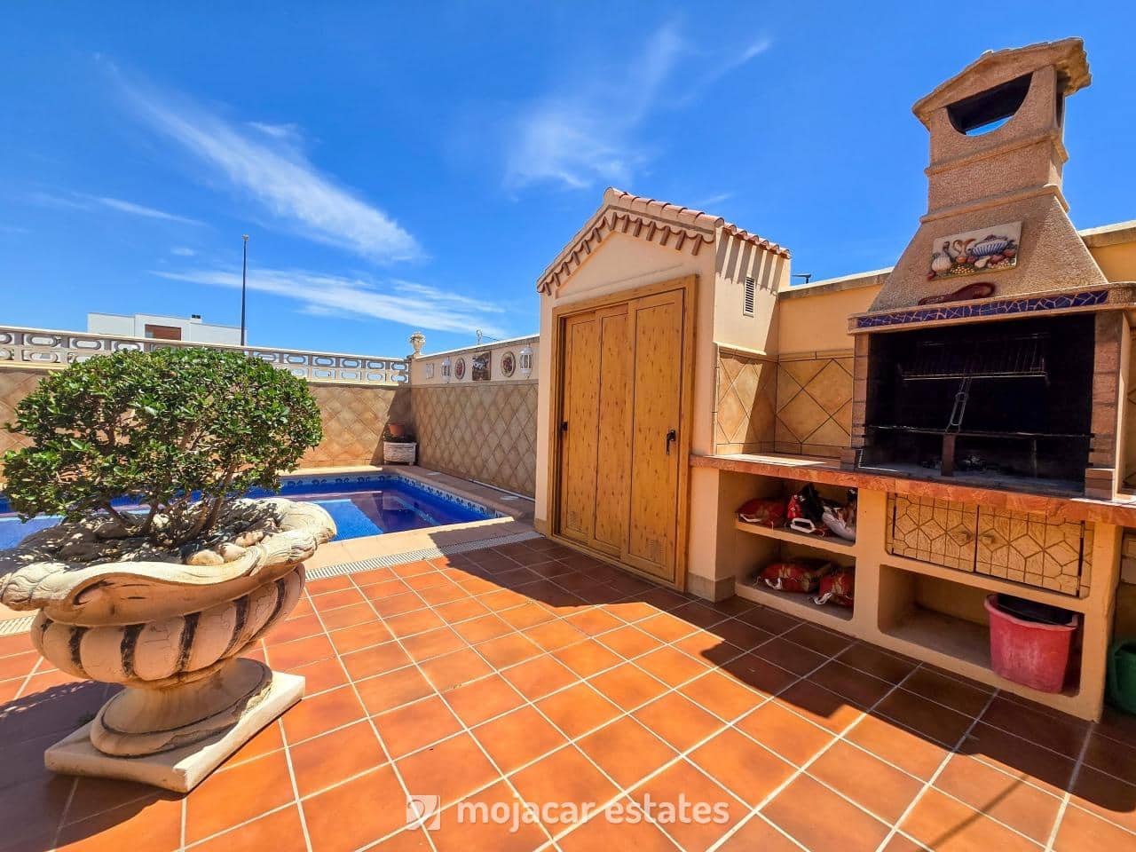 Chalet de 3 habitaciones en Vera en venta con piscina garaje - 475.000 € (Ref: 9875449)