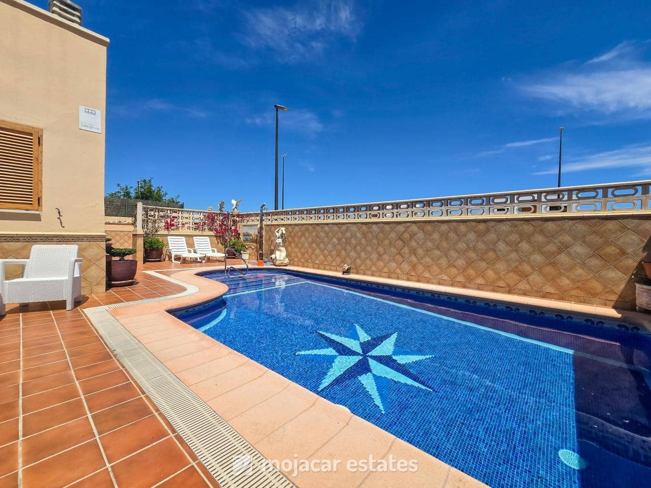 Chalet de 3 habitaciones en Vera en venta con piscina garaje - 475.000 € (Ref: 9875449)