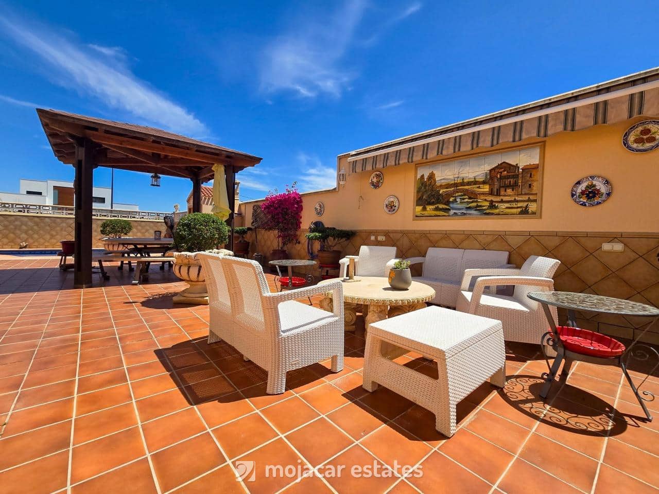 Chalet de 3 habitaciones en Vera en venta con piscina garaje - 475.000 € (Ref: 9875449)