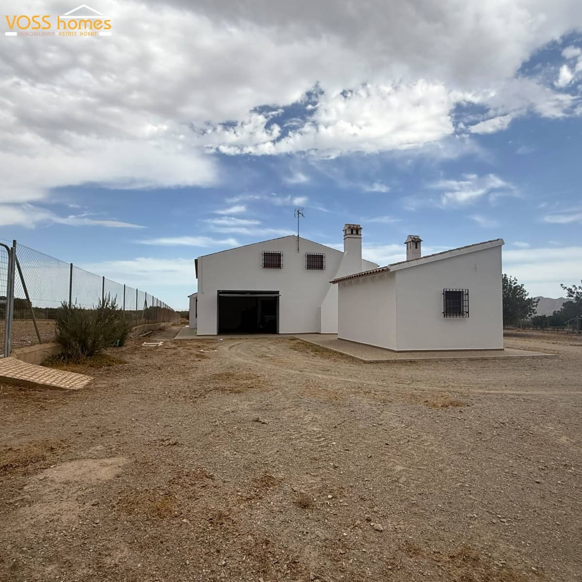4 soveværelse Finca/Landehus til salg i Huercal-Overa med garage - € 250.000 (Ref: 10059476)