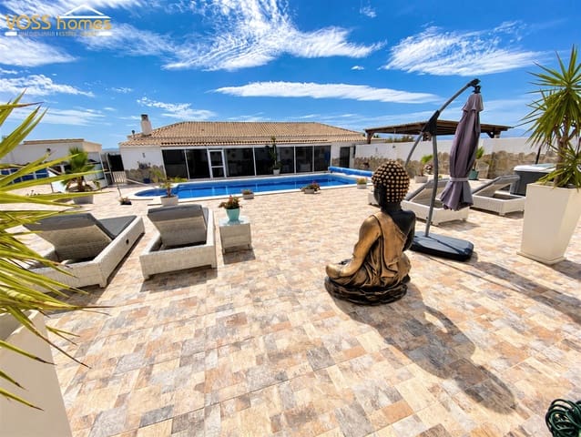 4 sovrum Villa till salu i Albox med pool garage - 395 000 € (Ref: 10133030)